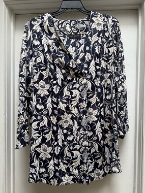 Lane Bryant Navy and White Floral V-Neck Top